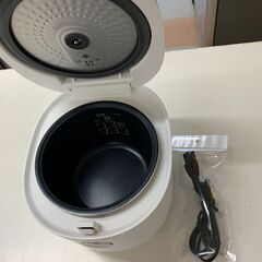 ★ジャングルジャングル石川金沢店★ 炊飯ジャー ヤマダ YRC-M05H1 2022年製 動作確認／クリーニング済みの画像