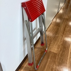 脚立(赤)【町田市再生家具】1002の画像