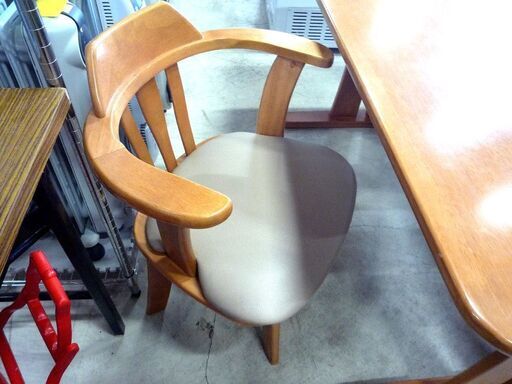 ダイニングテーブルセット 回転イス1脚 ベンチ1脚 テーブル寸法 135cm×80cm 中古 札幌市東区 新道東店