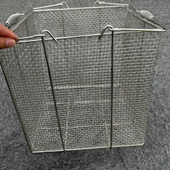 金属のカゴの画像