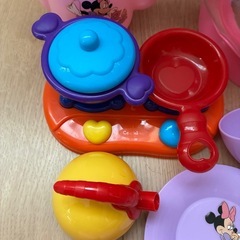 ミニーちゃんティーセット　コンロお鍋やかんフライパン付き　おままごとの画像