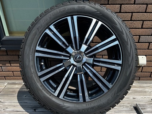 レクサス LX570 ブラックエディション純正 21インチ アルミホイールと、 ダンロップ製 夏タイヤ4本＋ヨコハマ製 スタッドレスタイヤ4本、合計8本セットの出品です。