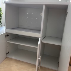 食器棚の画像