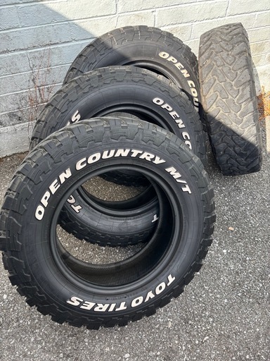 TOYOオプカンMT　16インチ中古タイヤ4本