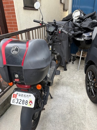 イタリア　電動、充電式スクーターGOCCIA