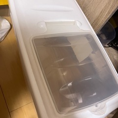 お譲りします　IKEA 米びつ10キロの画像