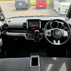 【自社ローン】ホンダ N-BOX Ｇ・特別仕様車「ＳＳパッケージ」ナビ　ETC　バックカメラ　フルセグTV　両側パワースライドドア　純正アルミホイール　DVD再生　キーレス　スマートキー　CD　黒　ブラックの画像