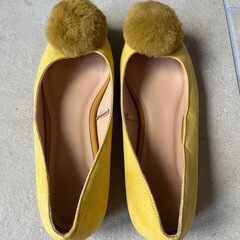 GU イエローパンプスの画像