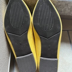 GU イエローパンプスの画像