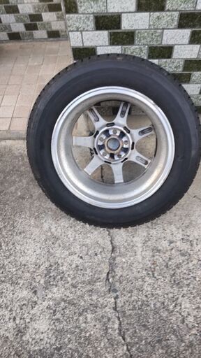 最終値下げトヨタエスティマ用スタットレスタイヤホイールセット。