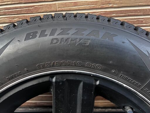 スタッドレスタイヤ4本】ブリヂストン ブリザック DM-V3 2022年製 175