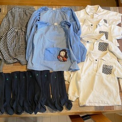 菫根本幼稚園のブレザー等の画像