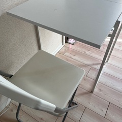 テーブルfrom IKEA の画像