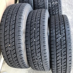 W979 205/70R16の画像