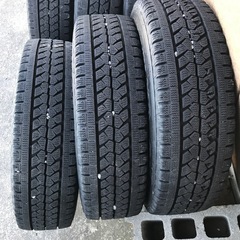 W979 205/70R16の画像