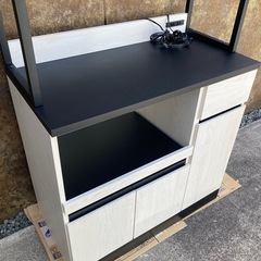 ⭐️食器棚(コンセント４個付き)⭐️の画像