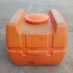 ※申し訳ございません。問い合わせ殺到につき受付終了いたします。　ﾛｰﾘｰﾀﾝｸ1000L　穴開きジャンク品　　￥300の画像