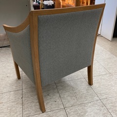 【ジモティー割引で最大15％OFF⭐️】 1人掛けソファー グレーの画像