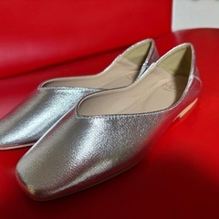 メヌエ Menue 2way バブーシュストラップパンプス　21.5センチの画像