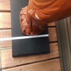 木製彫刻　仏像のような人形 約45cmの画像