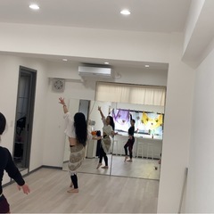 《ジモティ限定クーポン/先着10名》【62%OFF 13,000円】【8回分・1回1,625円】プロ講師による本格レッスン体験！選べるグループレッスン50分×8回（筋トレ／ヨガ／ダンス)※入会金込みの画像