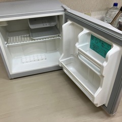 ミニ冷蔵庫　ハイアールの画像