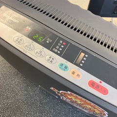 K2510-020 SHARP 蓄熱 ファンヒーター HX-G2 ブラック 耐震自動運転停止 6畳暖房 1997年製 動作確認済み キズ汚れ有りの画像
