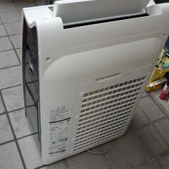 シャープ　空気清浄機　２０１７年製　KIーFX５５－Wの画像