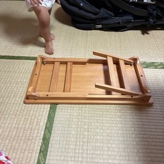 子供用　折り畳み　木製テーブルの画像