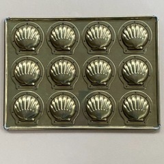 マドレーヌ型　ゴールド天板　の画像