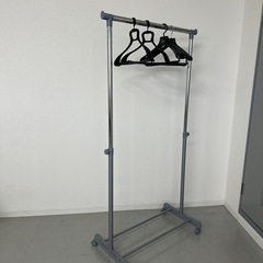 ハンガーラックの画像