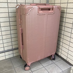 超軽量スーツケース70.45.25センチの画像
