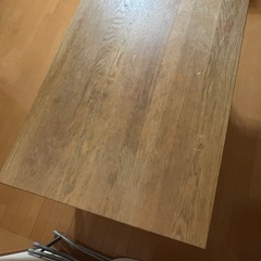 ダイニングテーブルの画像