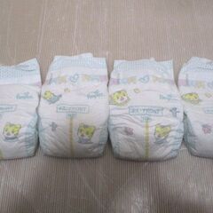 ★おむつ　Sサイズパンツタイプ　13枚＋新生児サイズ4枚　合計17枚　必要な方に～！の画像