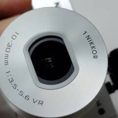 【訳アリ】Nikon 1 J4 ミラーレス一眼/10-30mmレンズキット付き！の画像