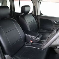 可愛らしい外装にシンプルな内装！レザーシートで高級感も！の画像