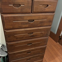 木製のたんすの画像