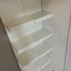 IKEA ウォールシェルフユニット, ホワイト スニーカー棚の画像