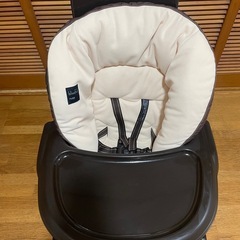 combi ネムリラおやすチェアの画像