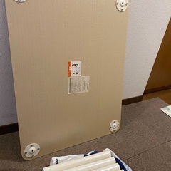 ニトリのシンプルなテーブルの画像