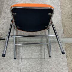【ジモティー割引で最大15％OFF⭐️】 ITOKI イトーキ 折りたたみチェア オレンジの画像