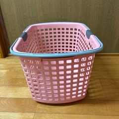 洗濯カゴ　バスケットの画像