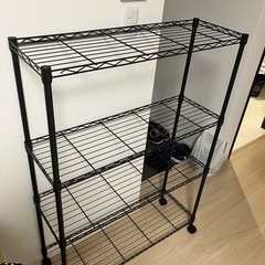 ニトリ製　スチールラック(黒、3段、キャスター付)の画像