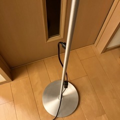 イケア　スタンドライトの画像