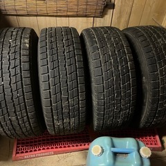 ランクルスタッドレスタイヤ、ヘッドライトの画像