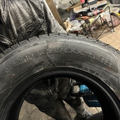 冬タイヤ‼️245/70r16 ダンロップ‼️バリ目！の画像