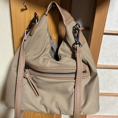 nouer はハンドバッグの画像