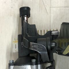 中古 makita マキタ 50ｍｍ サイディング用常圧釘打ち機 AN552 エアツール 大工道具 内装 エア釘打ち機 MK2024 【糸島市内 送料無料】88264-9 の画像