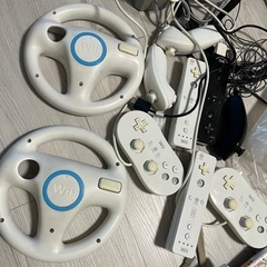 任天堂Wii本体と
ゲーム9本の画像