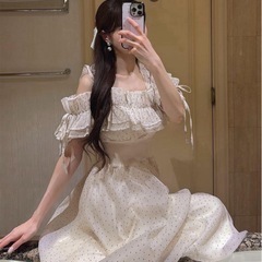 【限定値下げ中】ドットオフショルフリルリボンワンピース mb1602の画像